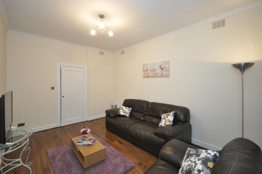 5 Wallace Street Apartment Дъмбартън Екстериор снимка