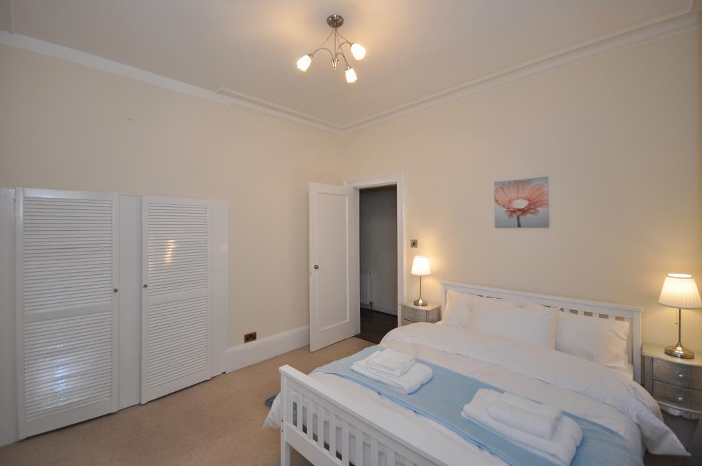 5 Wallace Street Apartment Дъмбартън Екстериор снимка